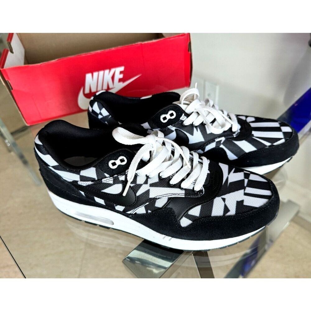 Size 10- Nike Air Max 1 GPX Dazzle